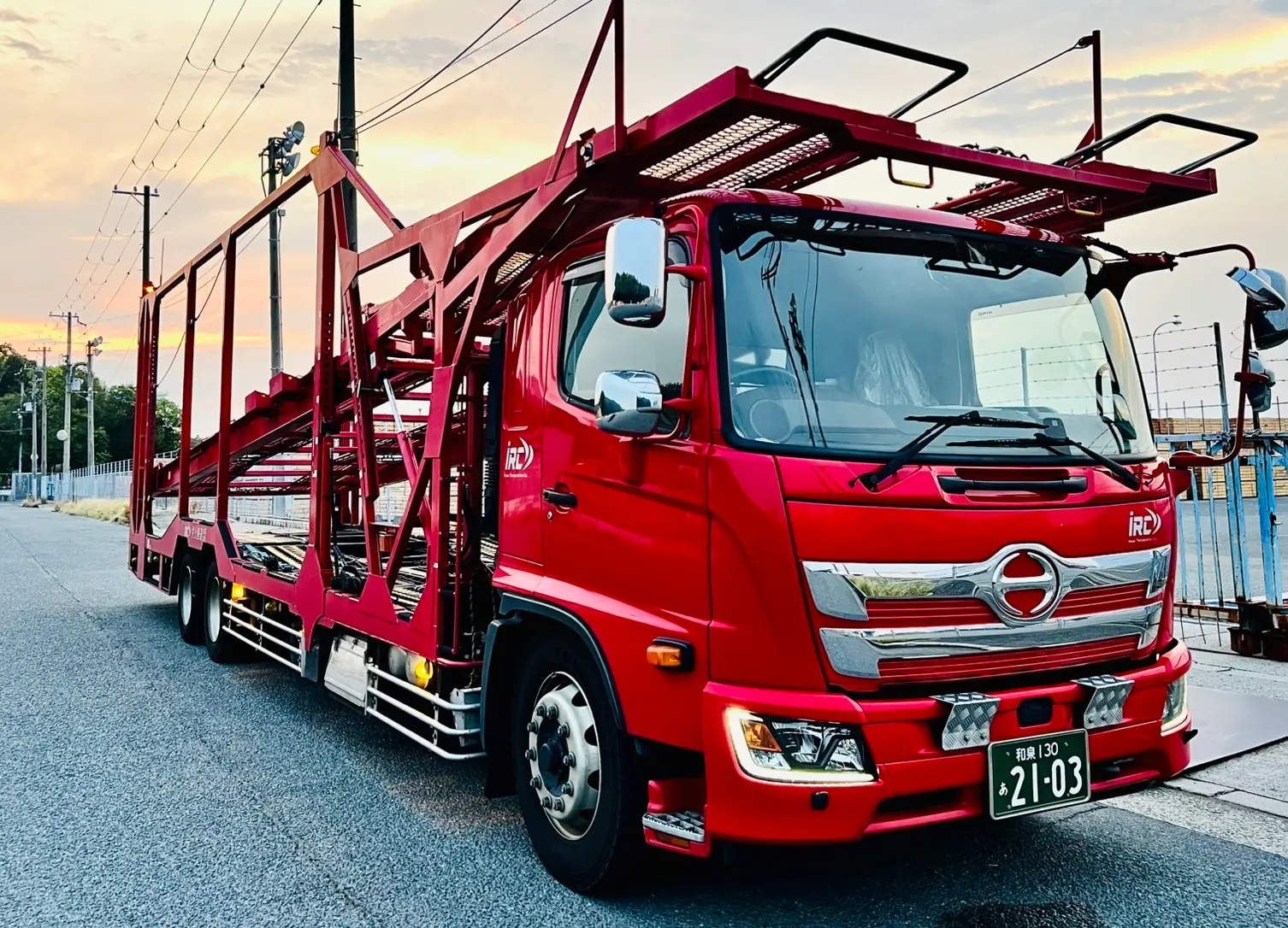 車両輸送トラック